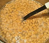 Vollkornk&auml;sesp&auml;tzle mit gebratenen Zwiebelringen (Bild)