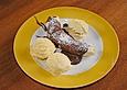 HOT BANANA - SPLIT  mit geschmolzenen Marshmallows und Vanilleeis
