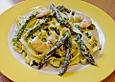 Bandnudeln mit gr&uuml;nem Spargel, Spargelpesto und Riesengarnelen
