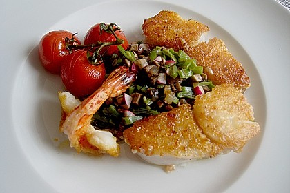 Rotbarschmedaillons und Garnele an Champignon - Bohnengem&uuml;se und Schmortomaten