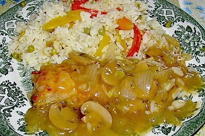 H&uuml;hnchensteak in Wei&szlig;wein - Champignon - Zwiebel - Sauce mit Gem&uuml;sereis