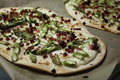 feuervogels Spargel - Flammkuchen 4