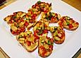 Bruschetta mit gr&uuml;nem Spargel und Tomaten