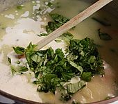 Gem&uuml;sesuppe mit Basilikum (Bild)