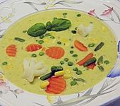 Gem&uuml;sesuppe mit Basilikum (Bild)