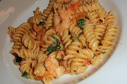 Sommerliche Pasta mit Garnelen, Tomaten und Rucola 2