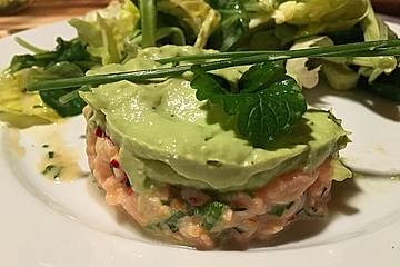 Avocadomousse mit Lachstatar
