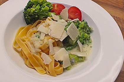 Brokkoli - Nudeln in K&auml;sesauce 5