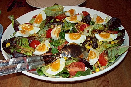 Gemischter Salat mit Honig - Senf - Dressing
