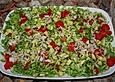 Blattsalat mit Avocado und Tomaten