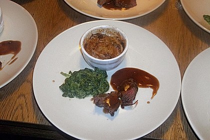 Herzhafte dunkle Sauce zu NT gegartem Fleisch 7