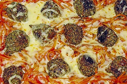 &Uuml;berbackene Spaghetti mit italienischen Fleischkl&ouml;&szlig;chen