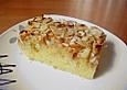 Apfelkuchen mit Marzipan und Mandelbl&auml;ttchen