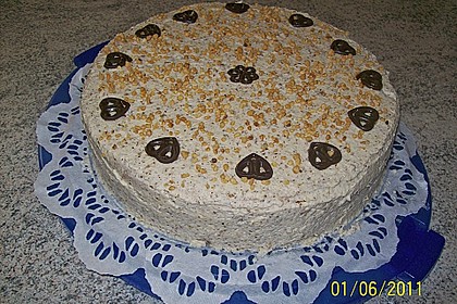 Sahne - Nuss -Torte 5