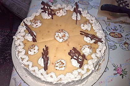 Sahne - Nuss -Torte 3