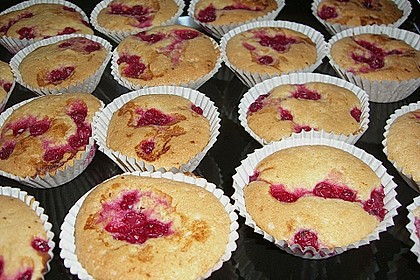 Muffins mit verschiedenem Obst 11