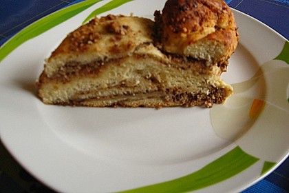 Hefekranz mit Apfel - Nuss - Füllung 11
