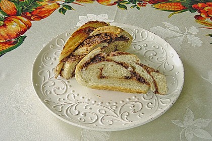 Hefekranz mit Apfel - Nuss - Füllung 5