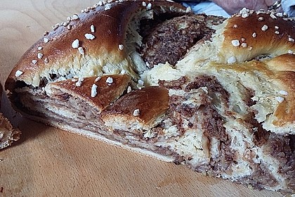 Hefekranz mit Apfel - Nuss - Füllung 1
