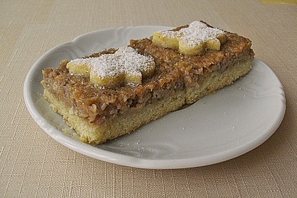 Apfelkuchen mit N&uuml;ssen oder Mandeln 1