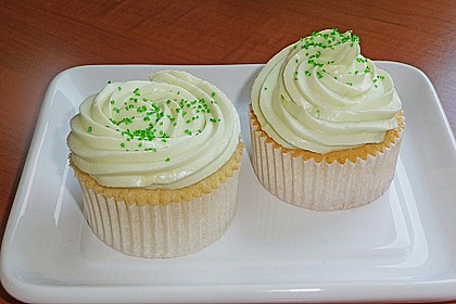 Zitronen - Cupcakes mit Waldmeister - Frischkäse - Creme 3