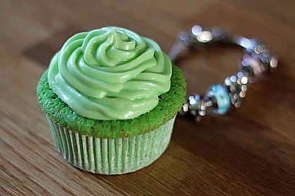 Zitronen - Cupcakes mit Waldmeister - Frischkäse - Creme 12