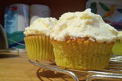 Zitronen - Cupcakes mit Waldmeister - Frischkäse - Creme 73