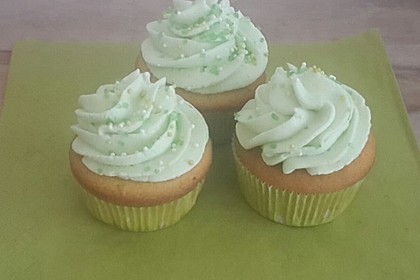 Zitronen - Cupcakes mit Waldmeister - Frischkäse - Creme 11