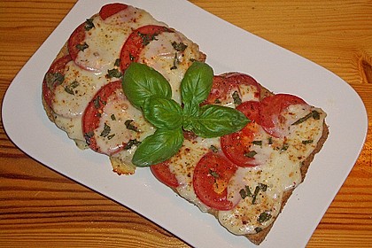 Tomate - Mozzarella Toast 3
