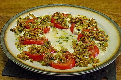 Tomaten - Mozzarella - Gratin mit Zwiebel - Petersilien - Br&ouml;selmischung