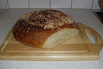 Leckeres Brot mit Buttermilch, Dinkel- und Weizenmehl