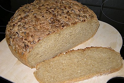 Leckeres Brot mit Buttermilch, Dinkel- und Weizenmehl 1