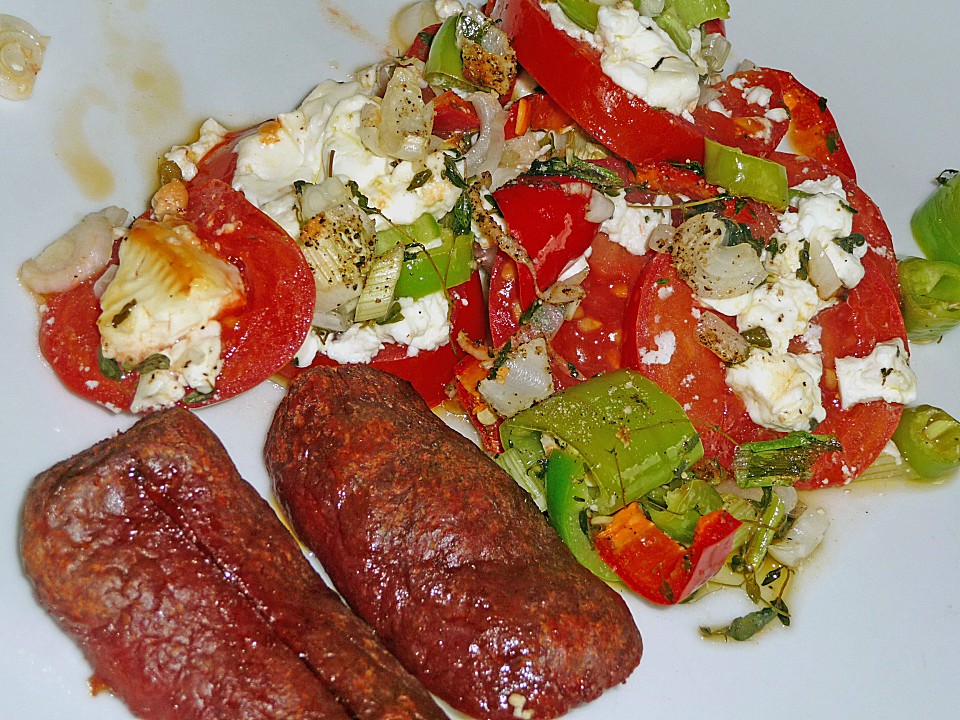 Tomaten - Paprika - Gemüse mit Schafskäse und Sucuk (Rezept mit Bild ...