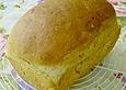 Kartoffelbrot mit Sauerrahm und Schnittlauch