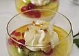 Joghurtcreme mit Fruchtsauce