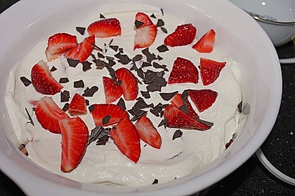 Joghurt - Tiramisu mit Erdbeeren 3