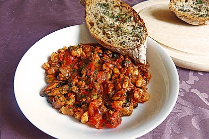Miesmuscheln in Tomate mit geröstetem Knoblauchciabatta 4