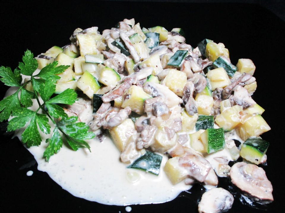 Schnelle Champignon Zucchini Pfanne Von Lariane Chefkoch De