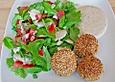 Spinatsalat mit Kichererbsenb&auml;llchen