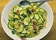 Pikanter Gurkensalat