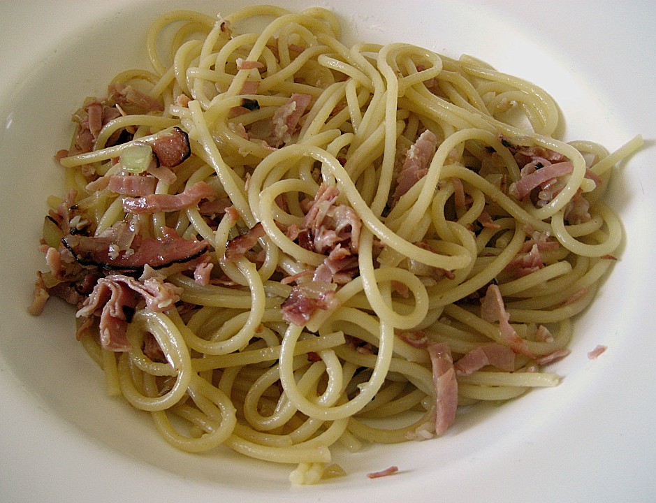 SABO - Spaghetti mit Schinken und Zwiebeln (Rezept mit Bild) | Chefkoch.de