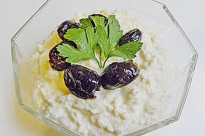 Knoblauchcreme mit Feta 2
