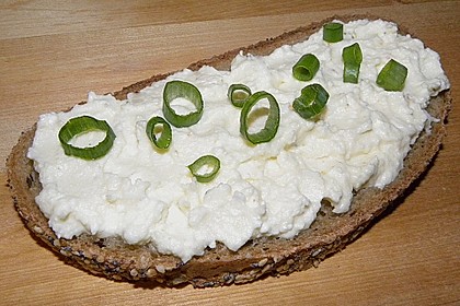 Knoblauchcreme mit Feta 3