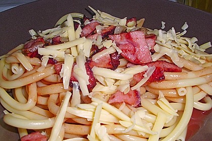 Makkaroni mit Tomatensoße nach Ossi - Art 13