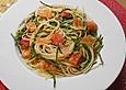 Capellini mit Algen und rohem Lachs