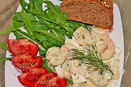 Garnelen - Ei - Salat auf Rucola