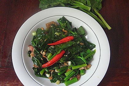 Pad Pak Kanaa Moo Grob, Thailand