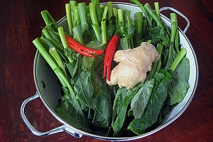 Pad Pak Kanaa Moo Grob, Thailand 1