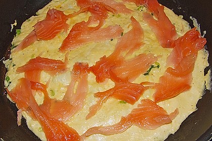 Omelett mit ger&auml;uchertem Lachs 8