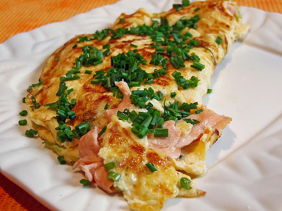 Omelett mit geräuchertem Lachs (Rezept mit Bild) | Chefkoch.de